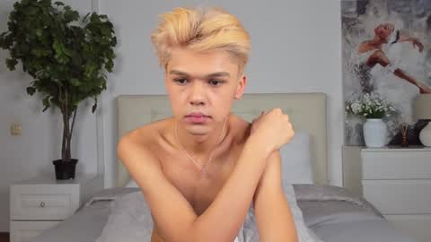 Snapshot of felix_rey chatting on 02-08-25, 09:57 Felix online show from 02-08-25, 09:57