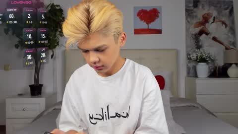 Snapshot of felix_rey chatting on 02-15-25, 05:50 Felix online show from 02-15-25, 05:50