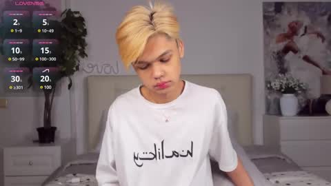 Snapshot of felix_rey chatting on 02-22-25, 04:19 Felix online show from 02-22-25, 04:19