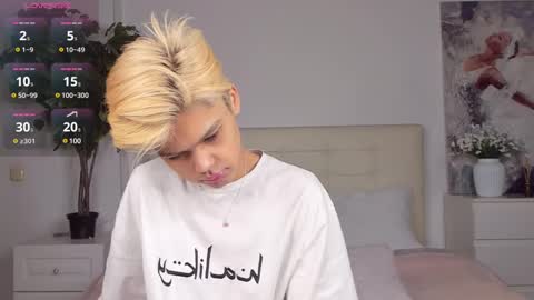 Snapshot of felix_rey chatting on 02-26-25, 04:35 Felix online show from 02-26-25, 04:35