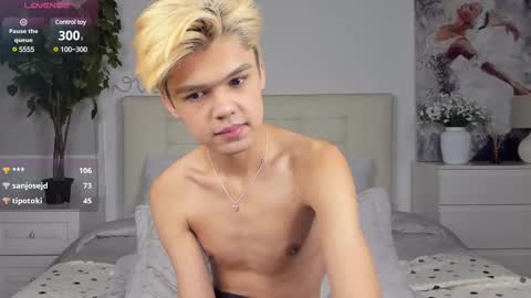 Snapshot of felix_rey chatting on 03-02-25, 01:36 Felix online show from 03-02-25, 01:36