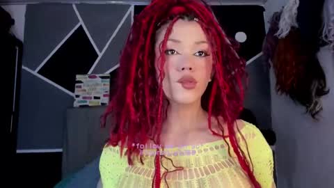 Snapshot of fem_boy6 chatting on 11-12-25, 09:25 fem_boy6 online show from 11-12-25, 09:25