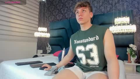 Femboy Max online show from 02-05-26, 11:37
