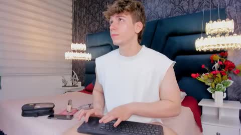 Femboy Max online show from 03-23-26, 11:47
