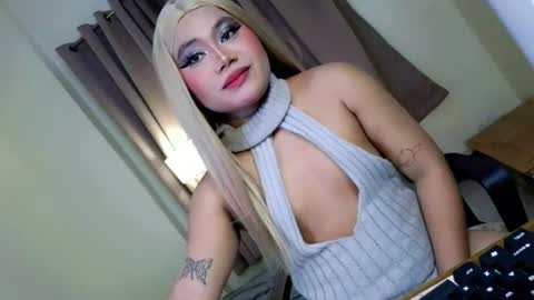 Snapshot of femboy_veronica chatting on 06-16-26, 01:03 femboy_veronica online show from 06-16-26, 01:03