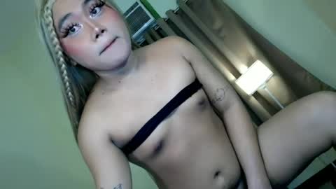 Snapshot of femboy_veronica chatting on 06-22-26, 09:39 femboy_veronica online show from 06-22-26, 09:39