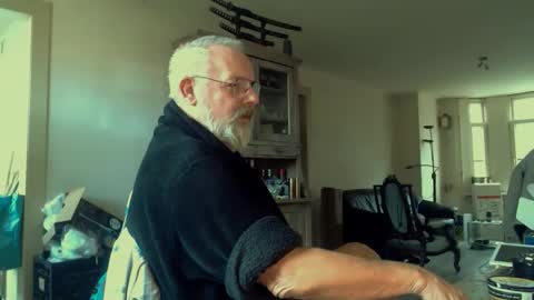 Snapshot of femdom_sub chatting on 11-13-25, 09:19 femdom_sub online show from 11-13-25, 09:19