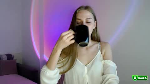 Snapshot of femkedejager chatting on 10-25-25, 02:13 Femke online show from 10-25-25, 02:13