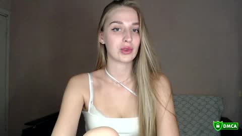 Snapshot of femkedejager chatting on 05-28-26, 08:28 Femke online show from 05-28-26, 08:28