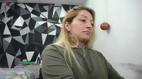 FENIX online show from 12-17-25, 03:23