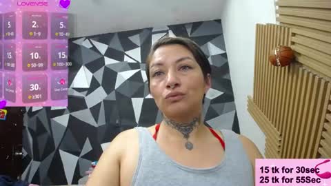 Snapshot of fenix_purple chatting on 07-10-26, 04:31 FENIX online show from 07-10-26, 04:31