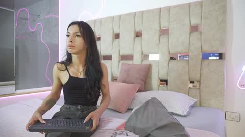 fernanda_thail_ online show from 04-05-26, 07:44