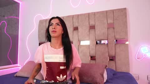 fernanda_thail_ online show from 04-13-26, 07:41