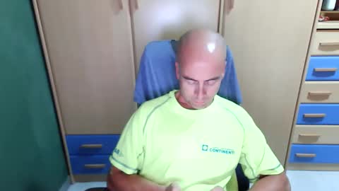 fernandez83 online show from 06-08-26, 07:14