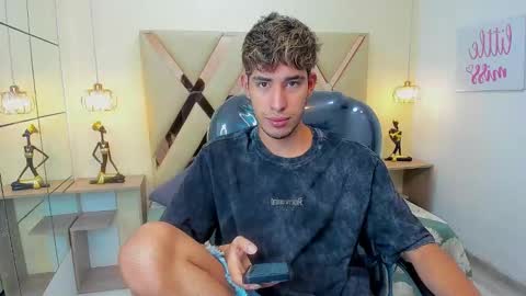 FER PHOENIX online show from 12-16-25, 03:33