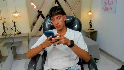 FER PHOENIX online show from 02-02-26, 04:00