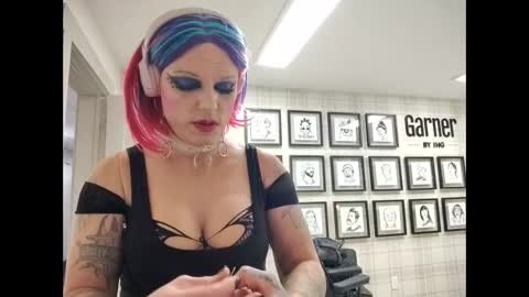 Snapshot of ferricslut chatting on 02-13-26, 10:00 Selenaironside online show from 02-13-26, 10:00