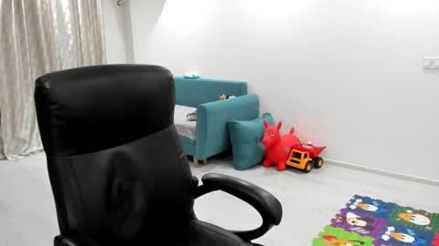 Snapshot of fetishcatalea chatting on 09-14-25, 06:29 Catalea DM online show from 09-14-25, 06:29