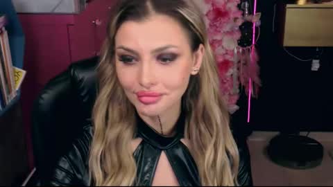 Snapshot of fetishsarah chatting on 11-01-25, 07:49 Sarah online show from 11-01-25, 07:49