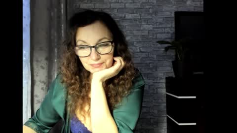 Snapshot of fey_bb chatting on 01-29-25, 12:33 Milana online show from 01-29-25, 12:33