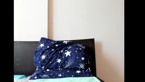 Snapshot of fey_bb chatting on 02-14-25, 06:45 Milana online show from 02-14-25, 06:45