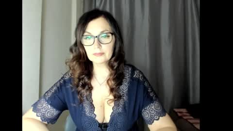 Snapshot of fey_bb chatting on 02-14-25, 12:36 Milana online show from 02-14-25, 12:36
