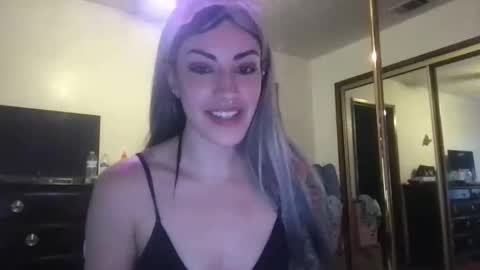 Snapshot of fgsammie chatting on 11-15-25, 10:15 fgsammie online show from 11-15-25, 10:15