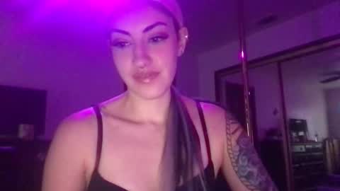 Snapshot of fgsammie chatting on 11-17-25, 09:20 fgsammie online show from 11-17-25, 09:20