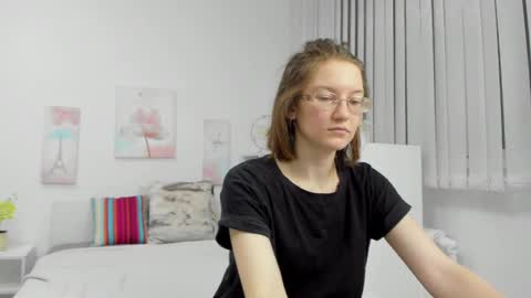 Mary online show from 02-17-25, 01:25