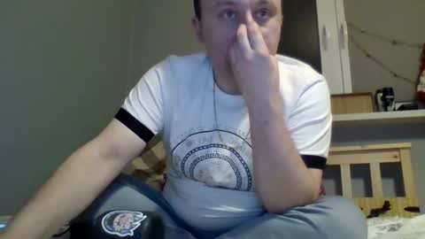 Snapshot of filipek757 chatting on 01-05-25, 09:03 filipek757 online show from 01-05-25, 09:03