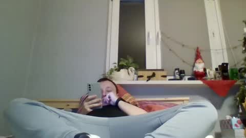 Snapshot of filipek757 chatting on 01-06-25, 04:34 filipek757 online show from 01-06-25, 04:34