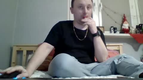 Snapshot of filipek757 chatting on 01-06-25, 09:43 filipek757 online show from 01-06-25, 09:43