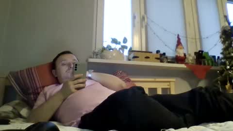 Snapshot of filipek757 chatting on 01-08-25, 02:14 filipek757 online show from 01-08-25, 02:14