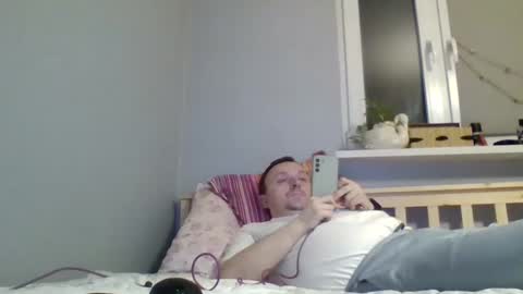 Snapshot of filipek757 chatting on 01-10-25, 03:58 filipek757 online show from 01-10-25, 03:58