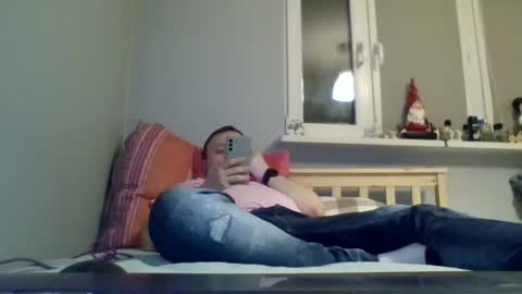 Snapshot of filipek757 chatting on 02-16-25, 06:43 filipek757 online show from 02-16-25, 06:43