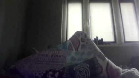 Snapshot of filipek757 chatting on 10-16-25, 06:36 filipek757 online show from 10-16-25, 06:36