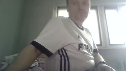 Snapshot of filipek757 chatting on 10-17-25, 08:17 filipek757 online show from 10-17-25, 08:17