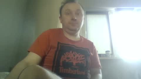 Snapshot of filipek757 chatting on 10-19-25, 09:32 filipek757 online show from 10-19-25, 09:32