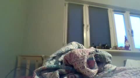 Snapshot of filipek757 chatting on 11-23-25, 02:28 filipek757 online show from 11-23-25, 02:28