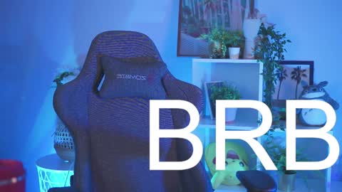 cap and Lana  online show from 01-10-25, 11:11