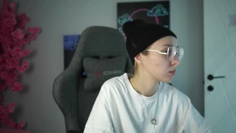 cap and Lana  online show from 10-12-25, 02:43