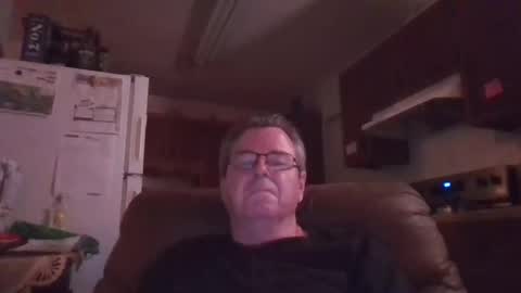 Snapshot of finderfiner chatting on 12-17-25, 04:29 finderfiner online show from 12-17-25, 04:29