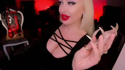 Snapshot of findom_god chatting on 04-20-26, 03:09 AlfaFemale online show from 04-20-26, 03:09