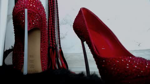 Snapshot of findom_god chatting on 05-04-26, 04:08 AlfaFemale online show from 05-04-26, 04:08