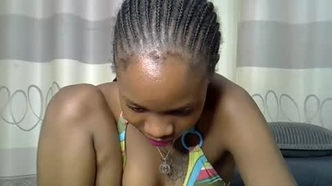 Snapshot of fine_queen12 chatting on 12-12-24, 06:03 fine_queen12 online show from 12-12-24, 06:03