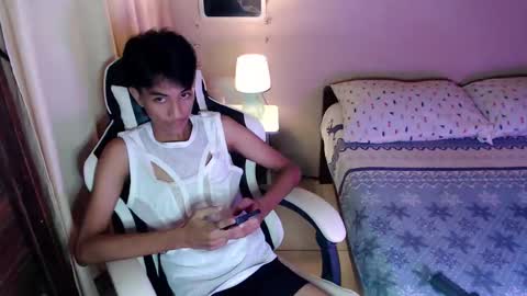 Snapshot of fineboii_rey18 chatting on 12-16-25, 05:34 fineboii_rey18 online show from 12-16-25, 05:34