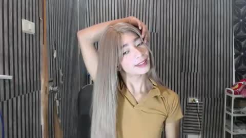 Snapshot of fiona908995 chatting on 05-15-26, 11:28 fiona908995 online show from 05-15-26, 11:28