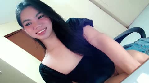 Snapshot of fionie_xxx chatting on 06-06-26, 11:04 FIONA online show from 06-06-26, 11:04