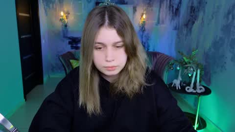 fiora online show from 01-04-25, 05:05