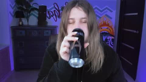 fiora online show from 03-07-25, 09:51